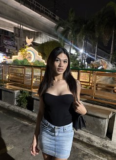 TS DaleinePH - Transsexual escort in Manila Photo 23 of 23