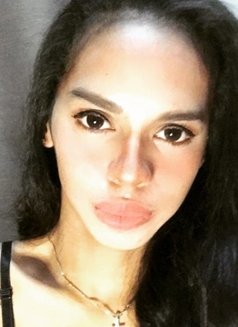 Ts Charlyn For. Cumshow - Acompañantes transexual in Manila Photo 2 of 6