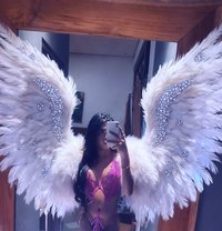 Ts Cinta sexy - Transsexual companion in Bali Photo 4 of 9