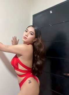 HUGE COCK Asha - Transsexual escort in Manila Photo 3 of 22