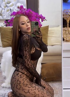 TS FEMININE BIG DICK TOP VERSATILE - Transsexual dominatrix in Kathmandu Photo 14 of 14