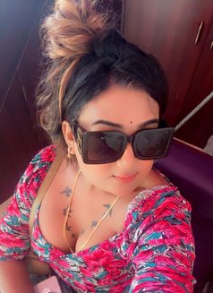 TS GIRL DIYA FULLY FEMININE BIG BOOBS - Acompañantes transexual in Mumbai Photo 25 of 26