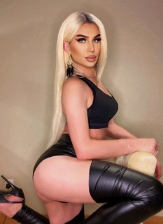 Ts Girl Victoria - Transsexual escort in Dubai Photo 14 of 16
