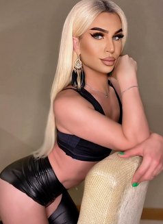 Ts Girl Victoria - Transsexual escort in Dubai Photo 16 of 16