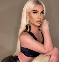 Ts Girl Victoria Xxl - Acompañantes transexual in Dubai