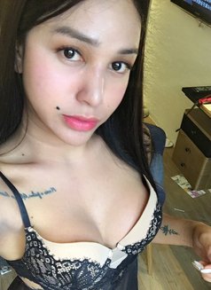 Available for meet up - Transsexual escort in Makati City Photo 12 of 27