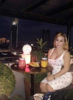 Ts Julia - Transsexual escort in Bangkok Photo 4 of 6