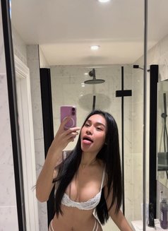 Ts Kate - Transsexual escort in London Photo 12 of 17