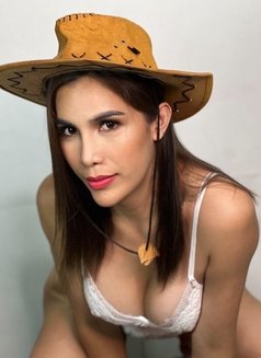 Ts Kelsey - Transsexual escort in Manila Photo 8 of 10