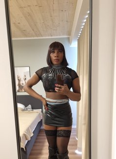 Ts Kendra - Transsexual escort in Stuttgart Photo 20 of 28