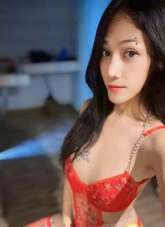 TS Kinan slim body with giant cock - Acompañantes transexual in Bali Photo 6 of 10