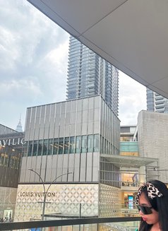 Ts Ladyboy Celine Kuala Lumpur Feminim - Acompañantes transexual in Kuala Lumpur Photo 17 of 19