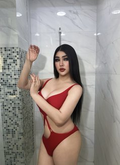 Laniar Big Dick 7.5 inch (New here) - Acompañantes transexual in Riyadh Photo 5 of 14