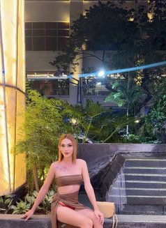Cum well Magda - Transsexual escort in Manila Photo 9 of 11