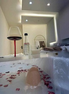 LB honey - Transsexual escort in New Delhi Photo 14 of 19