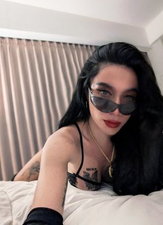 Ts'naughty'big Dick - Transsexual escort in Bali Photo 2 of 8