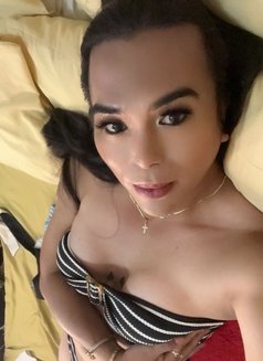 LETS FUCK AND CUM - Transsexual escort in Dubai Photo 1 of 17