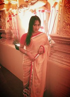Ts Riya - Transsexual escort in New Delhi Photo 2 of 4