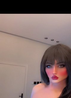 TS RYooona - Transsexual escort in Riyadh Photo 8 of 17