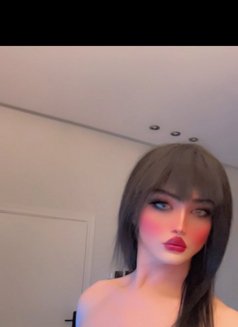 TS RYooona - Transsexual escort in Riyadh Photo 9 of 17