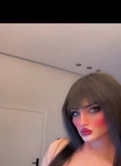 TS RYooona - Transsexual escort in Riyadh Photo 10 of 17