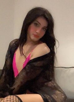 TS RYooona - Transsexual escort in Riyadh Photo 6 of 8