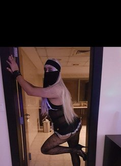 Ts Scarlet Sissy - Transsexual escort in Singapore Photo 5 of 8