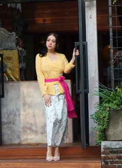 THREESOME with Me and my friends - Transsexual escort in Bali Photo 8 of 10