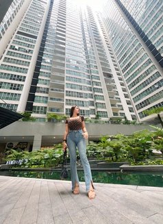 TS Vivi Tanllea - Transsexual escort in Jakarta Photo 28 of 30