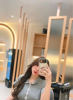 TS Vivi Tanllea - Transsexual escort in Jakarta Photo 30 of 30