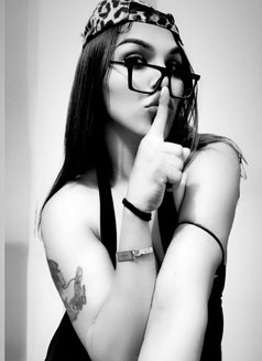 Ts yenni - Transsexual escort in Kolkata Photo 30 of 30