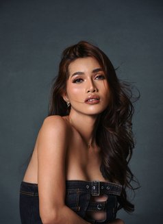 Ts Yuri - Acompañantes transexual in Makati City Photo 9 of 13