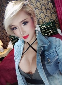 AMAZING TS YURIE - Transsexual escort in Manila Photo 9 of 11