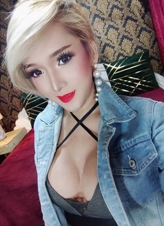 AMAZING TS YURIE - Transsexual escort in Manila Photo 10 of 11