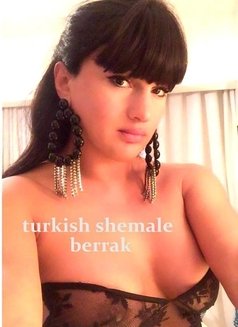 Tsberrak - masseuse in İstanbul Photo 2 of 5