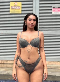 Tscrystaltop - Transsexual escort in Manila Photo 29 of 30