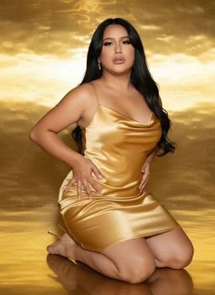 Tskendra The biggest cock in town - Transsexual escort in London Photo 18 of 19