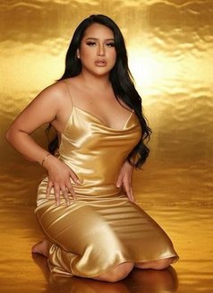 Tskendra The biggest cock in town - Transsexual escort in London Photo 19 of 19