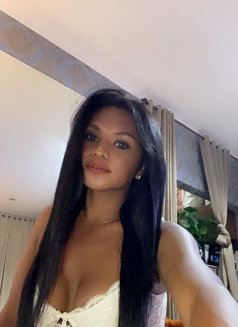 Tsmelly - Acompañantes transexual in Bali Photo 2 of 2