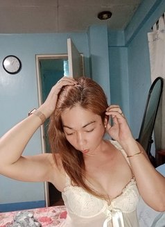 Versatile ts fully functional - Transsexual escort in Manila Photo 10 of 12