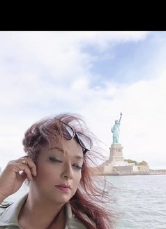 Tsnatashaa - Transsexual escort in Mumbai Photo 11 of 12