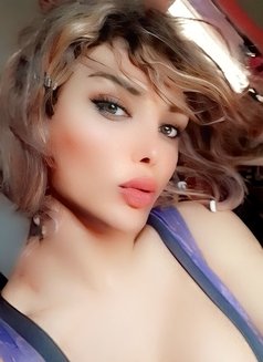 Tsnina kaslik - Transsexual escort in Beirut Photo 4 of 9