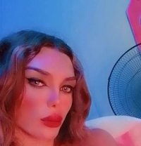 Tsnina kaslik - Transsexual escort in Beirut Photo 8 of 10
