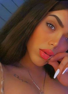 Tsnoor - Transsexual escort in Amman Photo 2 of 3