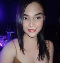 Rosanna - Transsexual escort in Manila
