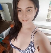 Rosanna - Transsexual escort in Manila