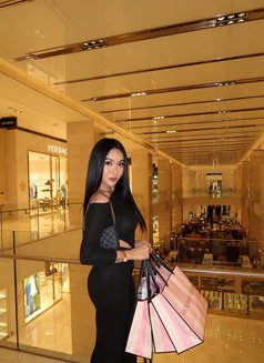 Tssarah69 - Transsexual escort in Singapore Photo 9 of 15