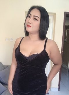 Professional massage - escort in Muscat Photo 1 of 6