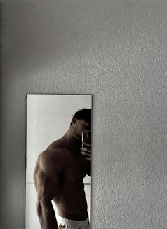 TURKİSH.HARD.MAN.KEREM.XXL - Male companion in İstanbul Photo 1 of 9