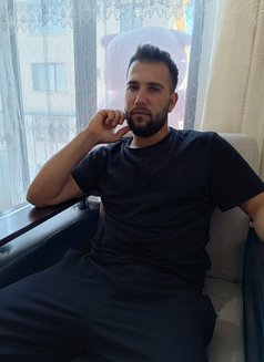 Turkish Huge Top - Acompañantes masculino in İstanbul Photo 1 of 3
